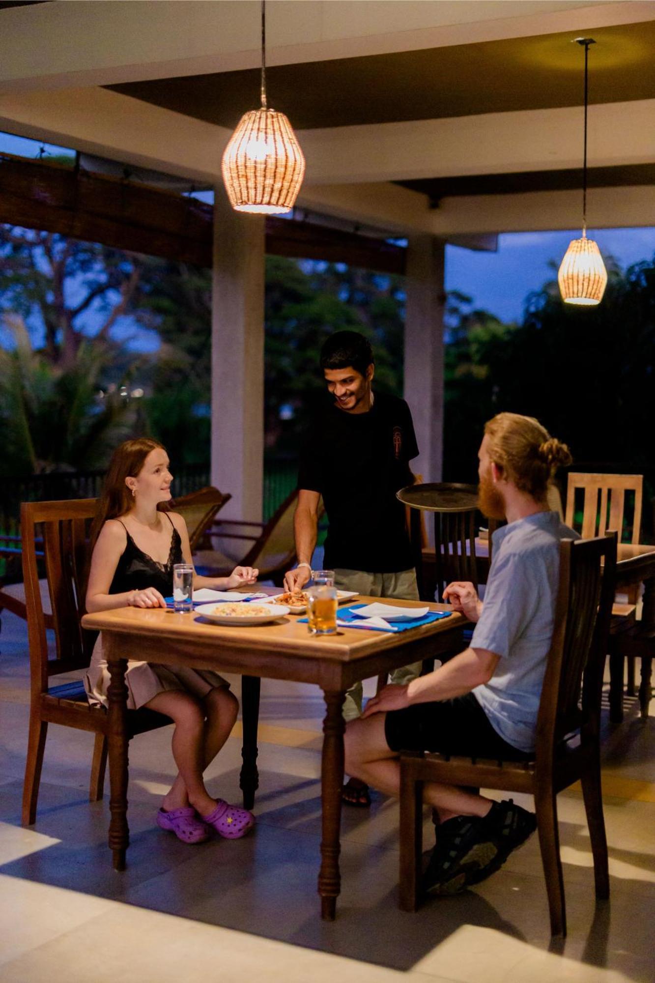 Serene Park Hotel By Ark Tissamaharama Extérieur photo